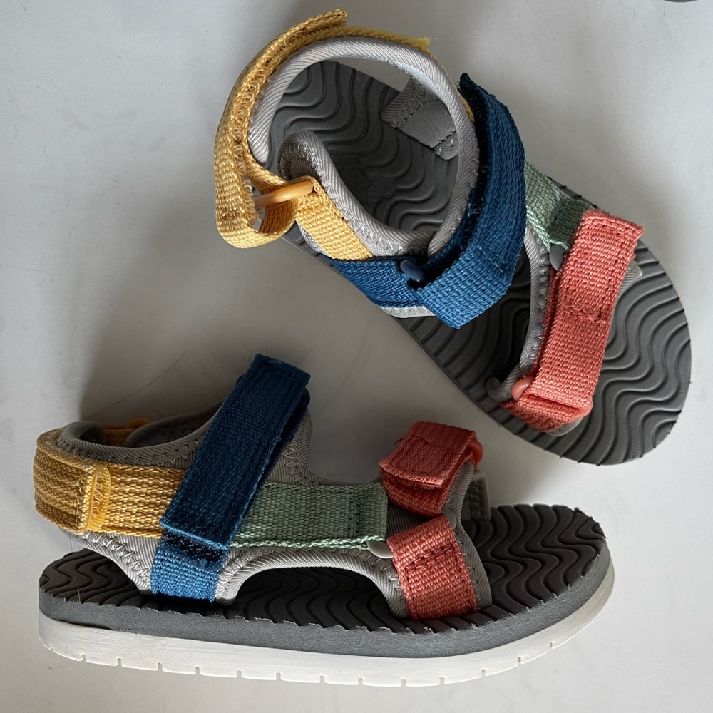 Cat & jack toddler strap sandals sz 9